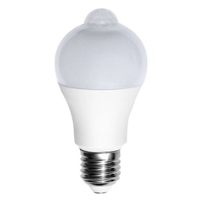  LPE LED A60 E27 8W/3000K PIR 