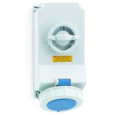  Socle CDE 230V 3P+T 32A IP67 