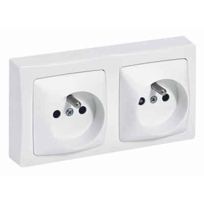  PRISE 2X2P+T PRECABLE F/B BLC 
