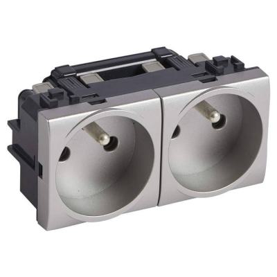  LL - PC 2X2P+T BA 16A TECH   ! 
