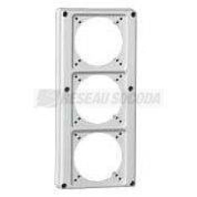  PLASTRON 3 TROUS CEI 16A 