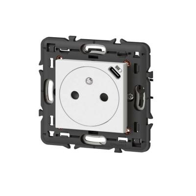  PRISE 2P+T FR USB C BL + SUP 
