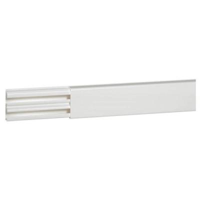  MOULURE 32X12.5 AVEC CLOISON 