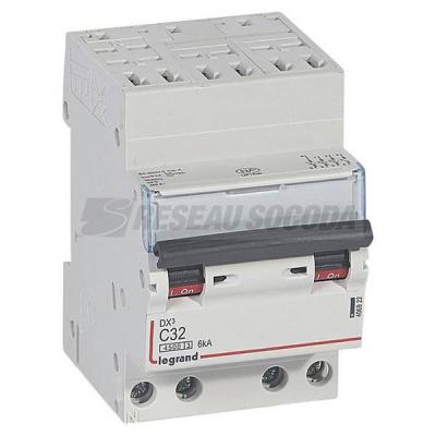  DX3 4P C32 4500A/6KA AUTO 