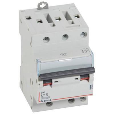  DX3 3P C16 6000A 3M 