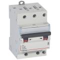 DX3 3P C32 6000A 3M 