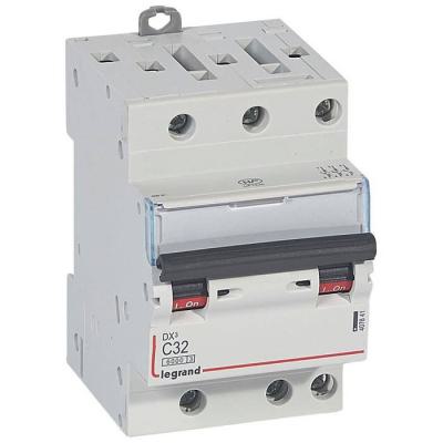  DX3 3P C32 6000A 3M 