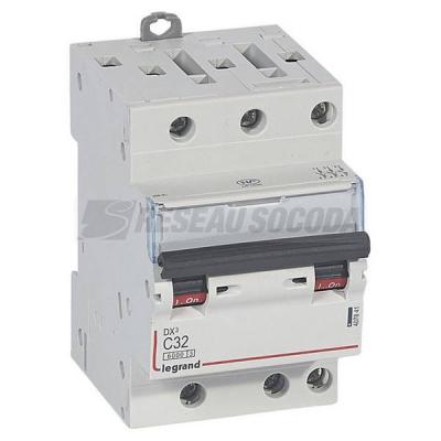  DX3 3P C32 6000A 3M 