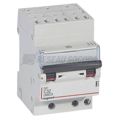  DX3 3P C32 6000A AUTO 