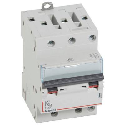  DX3 3P D32 6000A 3M 