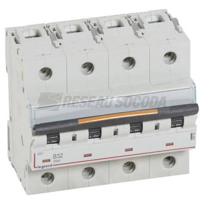  DX3 4P B32 25KA 