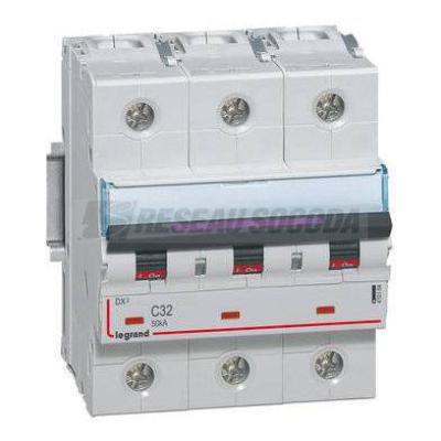  DX3 3P C32 50KA 