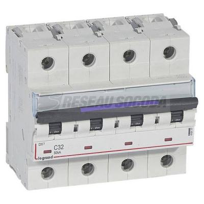  DX3 4P C32 50KA 