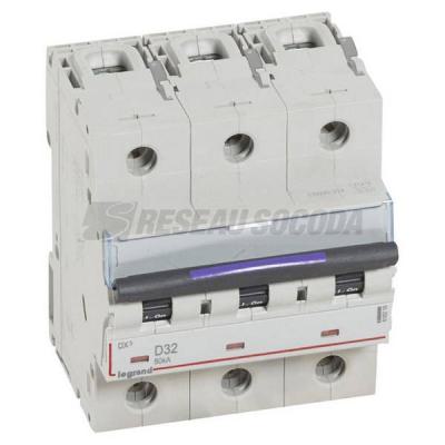 DX3 3P D32 50KA 