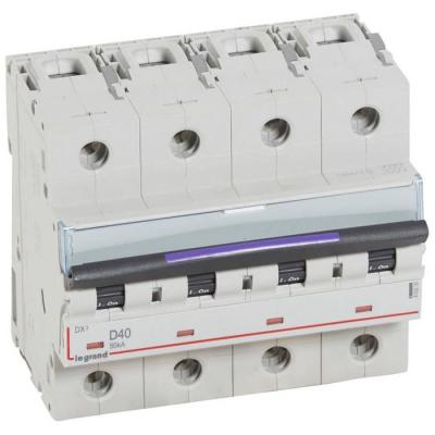  DX3 4P D40 50KA 