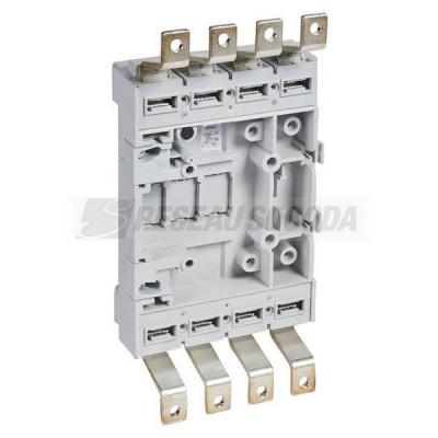  DPX3 630-BASE PRISE AVANT 4P 