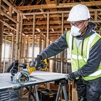  DEWALT DCS571NT-XJ scie circul 