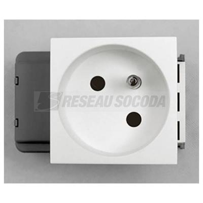  LOGIX PRISE 2P+T BOR AUTO BLAN 