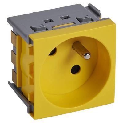  LOGIX PRISE 2P+T JUXTA JAUNE 