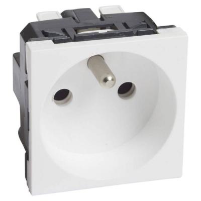  LOGIX PRISE 2P+T AUTO BLANC 