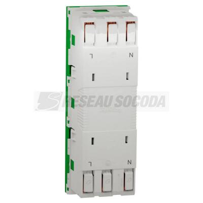  Prise triple 2P+T FR 45� Vert 