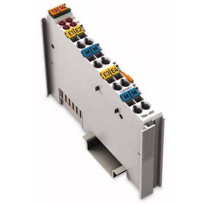  4 entr�es +/- 10 V S.E. 